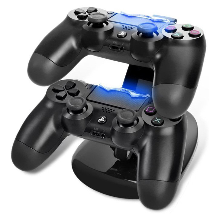 charging a playstation 4 controller